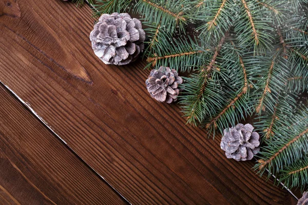 Jul bakgrund med xmas träd och glitter bokeh lampor på trä duk bakgrund. God jul-kort. Vintersemester tema. Gott nytt år. Utrymme för text. Trevlig helg — Stockfoto