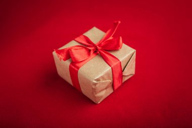 Ahşap ışıkları ağaç ve ışıltı bokeh xmas ile Noel arka plan arka plan bez. Neşeli Noel kartı. Kış tatil Tema. Yeni Yılınız Kutlu Olsun. Metin için yer. İyi Bayramlar