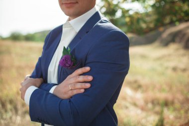 Sonbahar düğün. Genç evlilik çift romantik anları zevk. Kutlamalar düğün. Seviyorum. Düğün. Gelin ve damat. Karı koca.