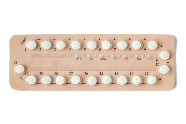 Pilule contraceptive orale colorée bandes isolées sur fond blanc avec chemin de coupe. pilule contraceptive - soins de santé et médicaments. Bande de pilule contraceptive avec des instructions en anglais . — Photo