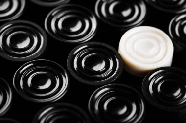 Bir kalabalık. Lider. Siyah ve beyaz. Taslaklar doku. Soyut resim. Masaüstü duvar kağıtları.