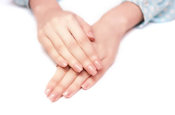 Ręce Kobieta Piękny Manicure Pięknych Ręcznie Paznokci Perfect Francuski Manicure — Zdjęcie stockowe
