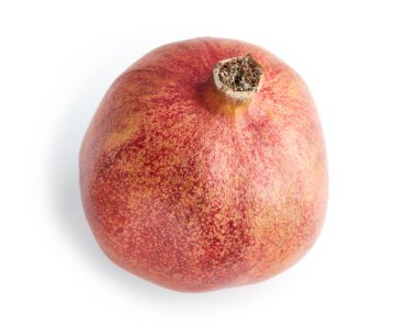 Sulu nar ve onun yarısı. Beyaz arka plan üzerinde izole olgun nar meyve. Meyve. Sağlıklı gıda. Vitaminler.