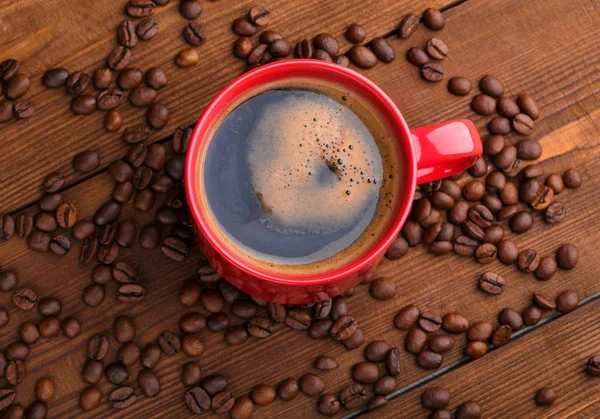 Kahve çekirdekleri. Günaydın. Kavrulmuş kahve çekirdekleri arka plan kapatın. Üst metin kopyalama yeri olan kahve çekirdekleri kazık. Kahve evi.