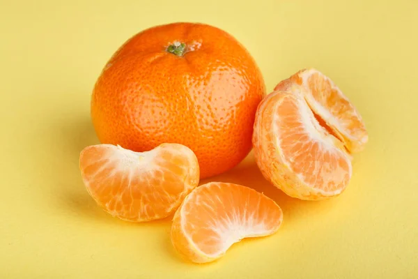 Rijpe Mandarijn Close Een Witte Achtergrond Mandarijn Oranje Kleurrijk Eten — Stockfoto