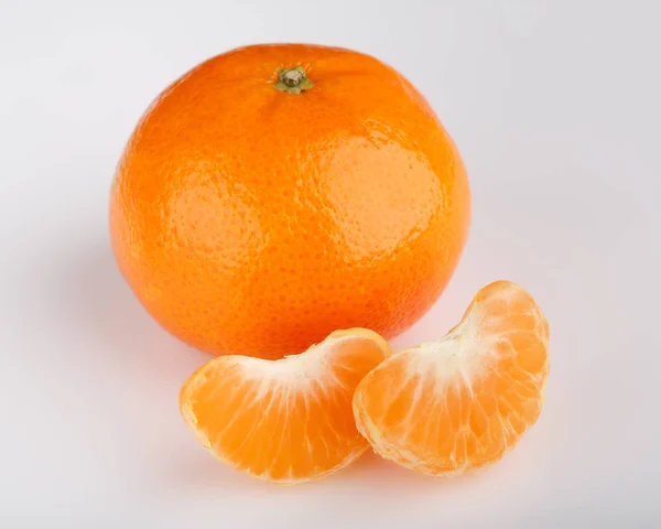 Reife Mandarine Großaufnahme Auf Weißem Hintergrund Mandarinenorange Bunte Speisen Und — Stockfoto