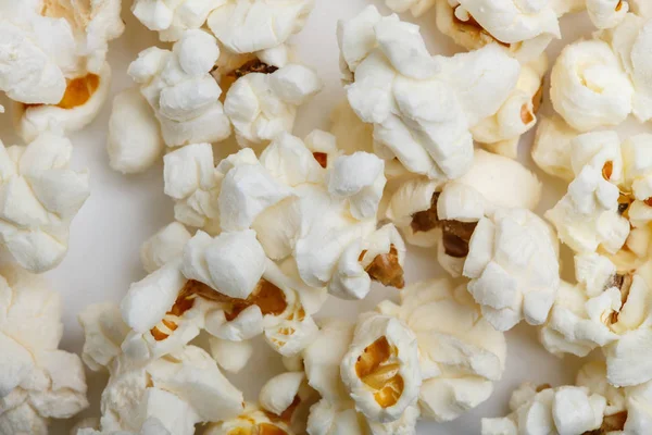 Popcorn Rot Weißem Karton Popcorn Rand Isoliert Auf Weiß Film — Stockfoto