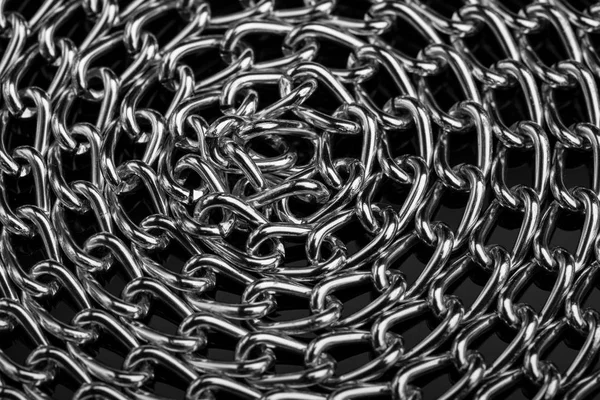 Kettenhaufen Abstrakter Metallhintergrund Kollektion Silberschmuckketten Auf Einem Isolierten Schwarzen Hintergrund — Stockfoto