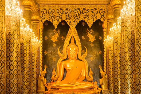 ワット ・ プラ ・ スリランカ ・ ラッタナ ・ マハタート (ワット ・ ヤイでゴールド仏像) — ストック写真