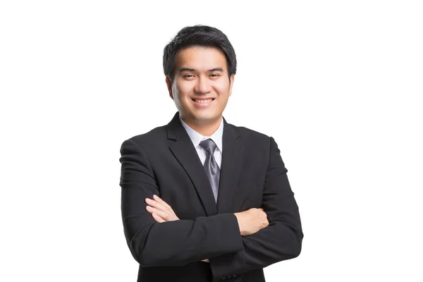 Jonge Aziatische knappe zakenman in zwart pak glimlachend geïsoleerd — Stockfoto