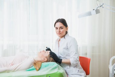 Kalıcı makyaj uygulamak Şevval Özçelik Güzellik Güzellik Uzmanı