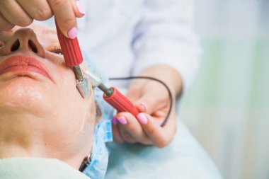 kas tonlama yordamı kozmetik kliniğinde kadın kıdemli için