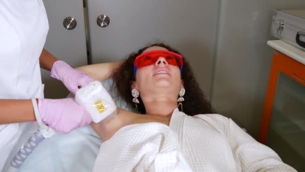 레이저 헤어 제거, 사진 인식, 신체와 피부 관리 개념 — 비디오