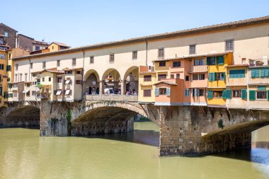 Florence, Toskana, İtalya - Haziran, 06, 2016: Ponte Vecchio (eski Br