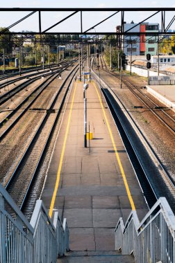 Tren istasyonu ile ücretsiz rotaları.