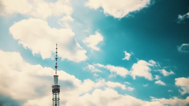 TV tower against the background of Running clouds. Time Lapse. — Stock Video