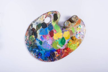 Resim paleti portre renkli boya darbeleri ile