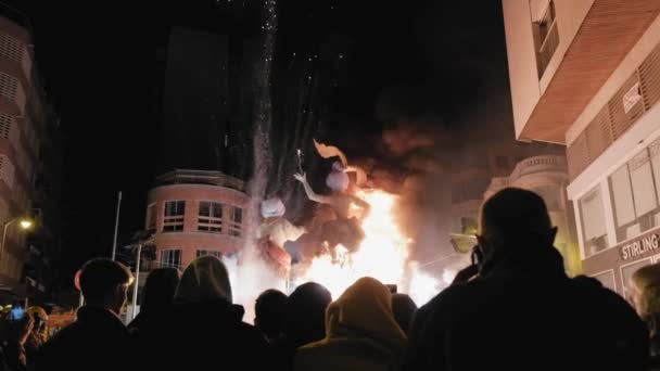 Spain Denia the 15th of March 2019. During the burning of the Fallas .Traditional holiday in Valencia. — 비디오