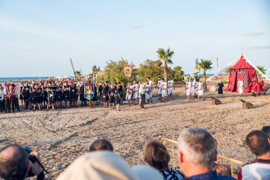 İspanya Denia 13 Ağustos 2019 Moors ve Hristiyan şenliklerinden herhangi birini kutluyor.