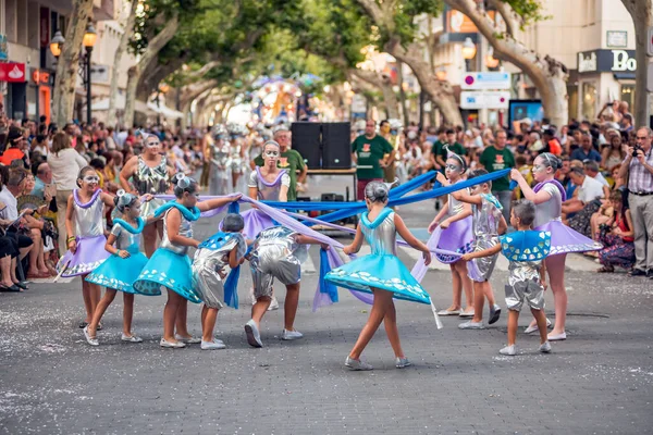 Spagna Denia Luglio 2019 Persone Carnevale Festeggiamenti Estivi Nella Città — Foto Stock