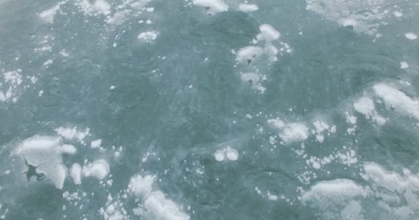 A vidéken, télen a befagyott tó — Stock videók
