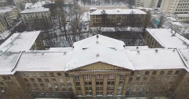 Monumento de la arquitectura, la construcción de la ciudad en invierno — Vídeo de stock