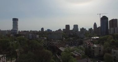 Park ve yerleşim alanları güneş bahar Kiev anteni