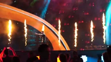 Kiev, Ukrayna - 12 Mayıs 2017: İsrail Imri Ziv Eurovision Şarkı Yarışması üzerinde katılımcıyı