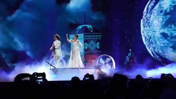 Kiev, Ukrayna - 12 Mayıs 2017: Beyaz Rusya Naviband Eurovision Şarkı Yarışması üzerinde katılımcıyı — Stok video