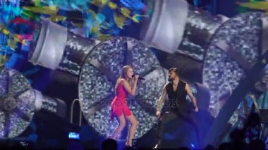 Kiev, Ukrayna - 12 Mayıs 2017: Eurovision Şarkı Yarışması katılımcı Romanya Ilinca ve Alex Florea