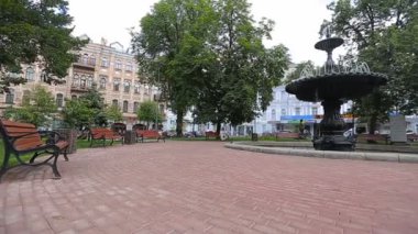 Kiev, Ukrayna - 6 Temmuz 2017: Çeşme Ivan Franko kare yerler hakkında