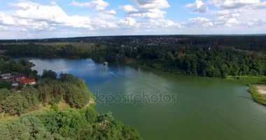 Manzara tekne yelken Nehri üzerinde