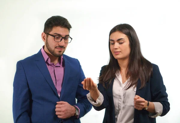 Bir meslektaşım boş yandan iş ortakları odaklanmak