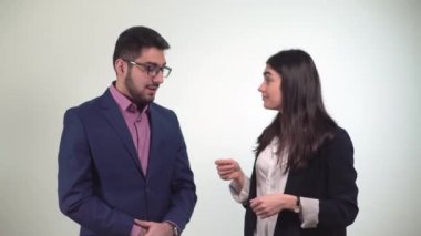 Bir jeton adam bir sikke bir kız arıyorum konsantreleri iş ortakları atmak olsun kazanmak mutludur