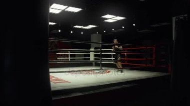 Gölge boks ringde. Genel planı