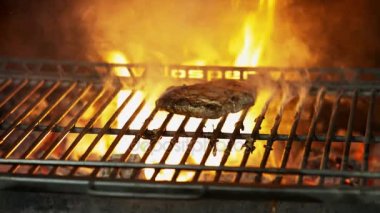 et ızgara restoranda şef aşçılar