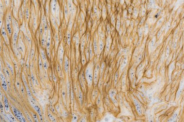 Çizgiler nehir su köpük yüzeyi oluşturan organik pislik