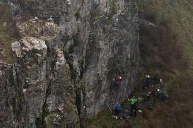 Cheddar Gorge manzara rock tırmanıcılar grubu