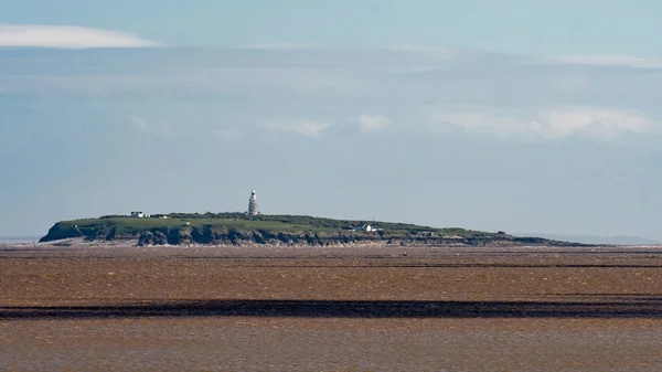 Gebouwen op Flat Holm eiland in het kanaal van Bristol — Stockfoto