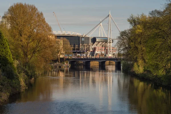 Millennium Stadium and River Taff from Bute Park — Stock Photo, Image