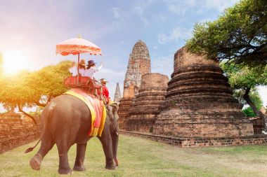 Filler Ayutthaya, Tayland gündoğumu, güneş ışığı sürme turist