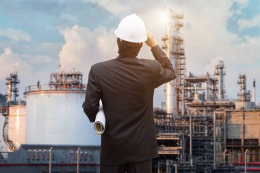 Kask holding planı Yönetimi iş planı için elinde tasarımcısıyla yönetim çalışma ve holding blueprint mühendislere danışmanlık mühendislik