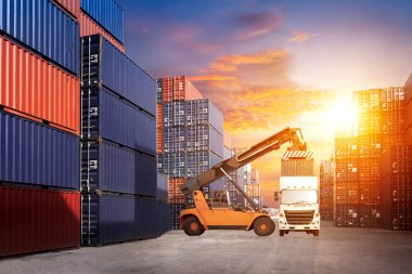 Konteyner kutu yükleme yük treni ithalat ve ihracat için işleme forklift 