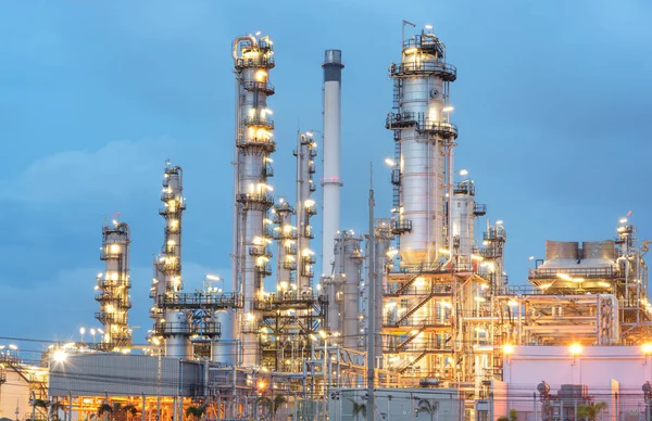 Petrol rafinerisi fabrika sabah 