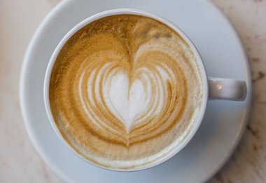 Bir fincan kapuçino. Macro.Shallow Dof