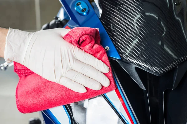 Motosiklet serisi ayrıntılı: temizlik motosiklet boya