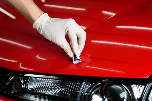 Araba serisi ayrıntılı: el kaplama kırmızı araba kaporta Closeup