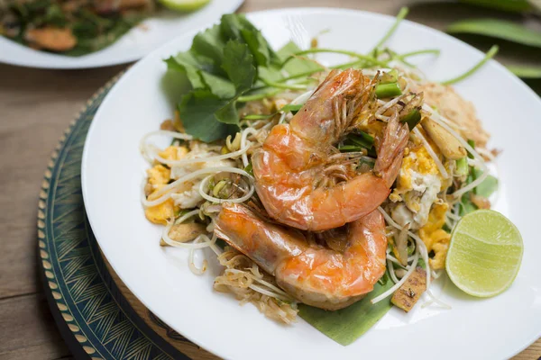 Serie de alimentos: Pad-Thai con gambas — Foto de Stock