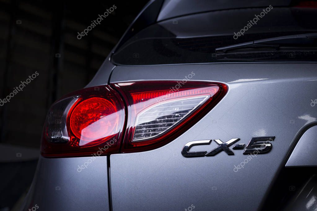 Closeup of CX-5 logo on Mazda CX-5 2016 model