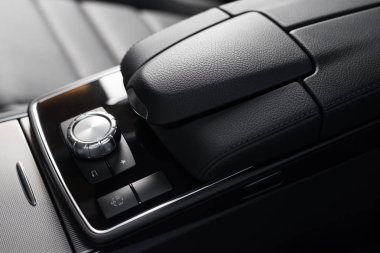 Araba serisi ayrıntılı: lüks araba iletim denetimi